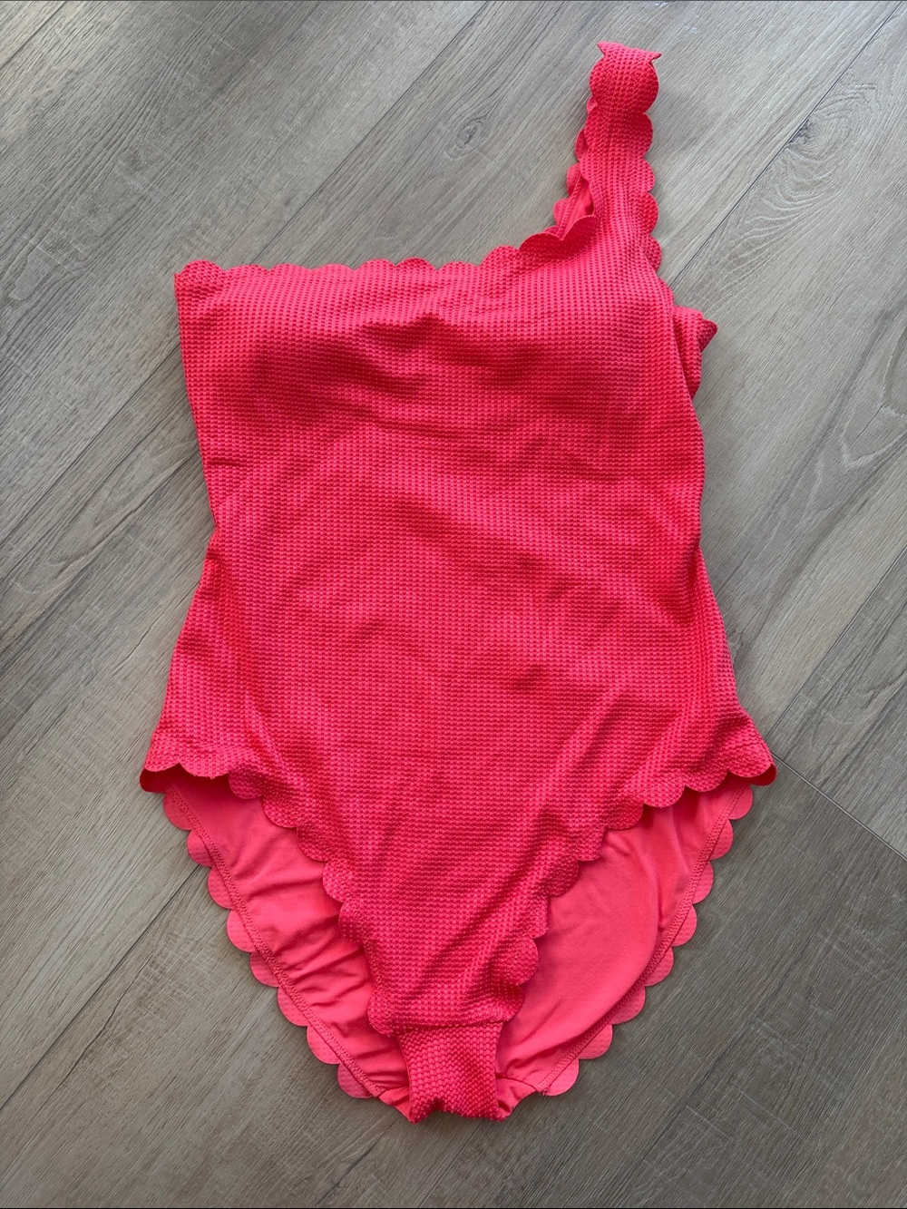 Aerie waffle textured one-shoulder swimsuit with a scalloped edge - Picture 2 of 4